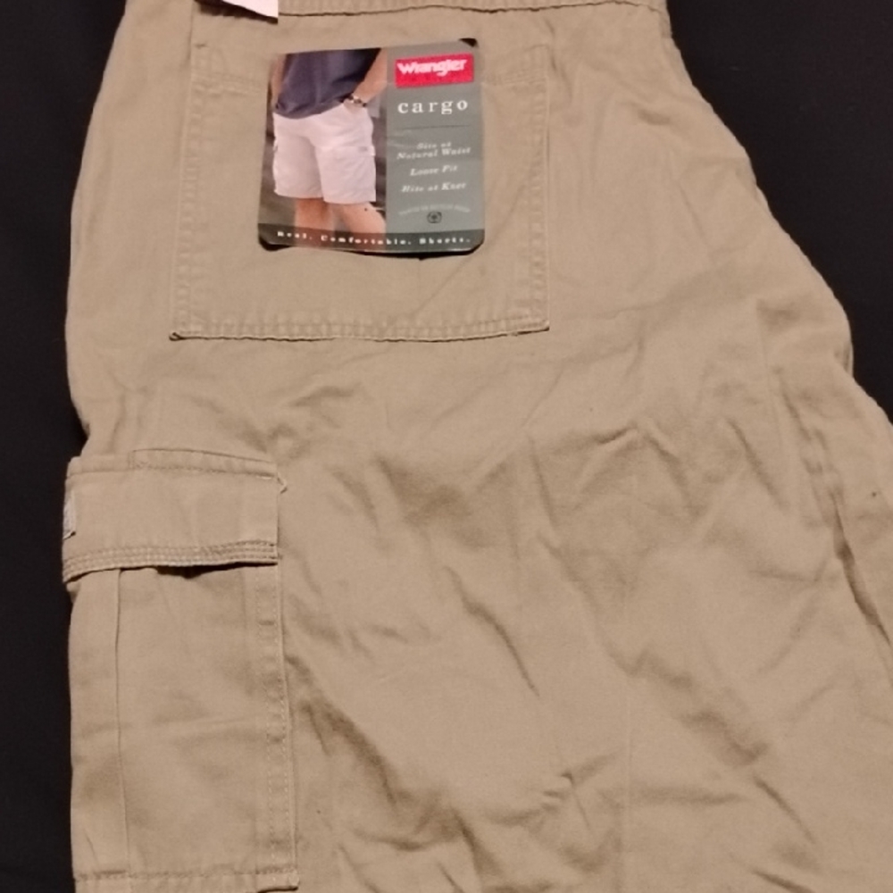 Men's Wrangler Hero 44 NWT Cargo Shorts